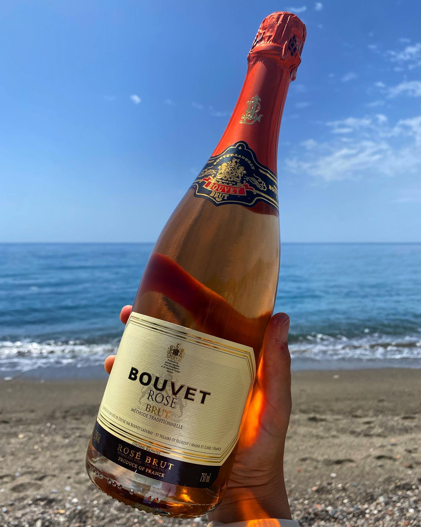 Non solo Champagne ? •••#cremant #cremantdeloire #bouvetladubay #excellence #rosé #marontibeach #ristoranteida